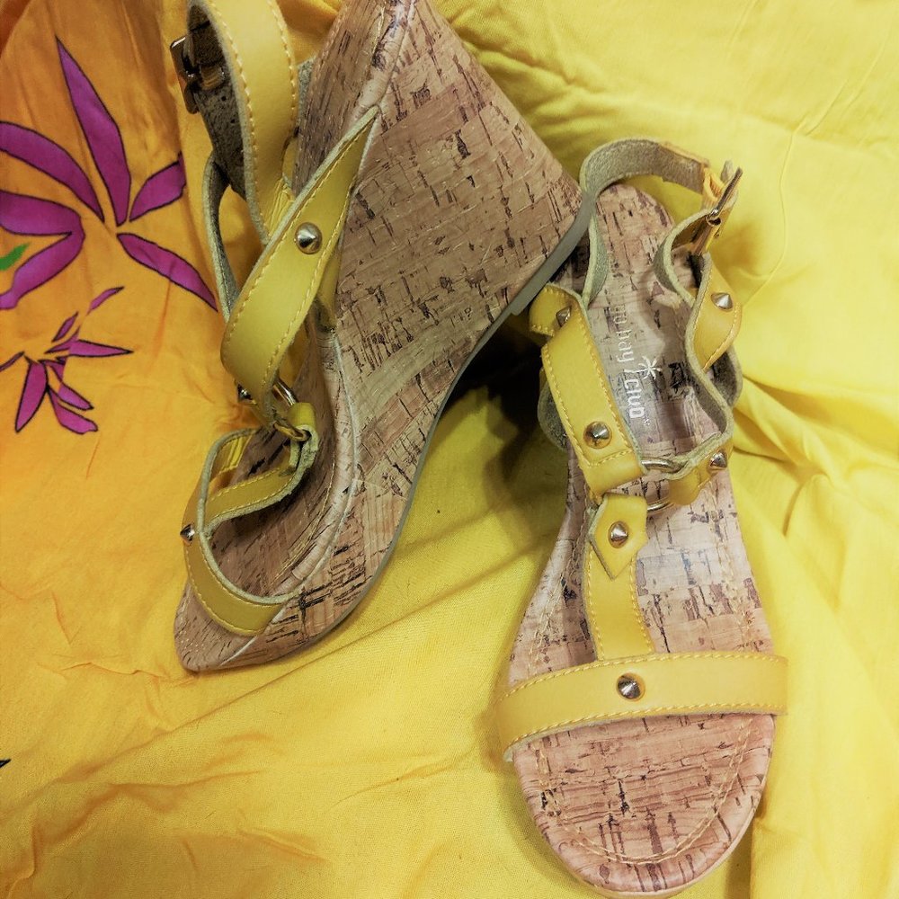Yellow Cork Wedge